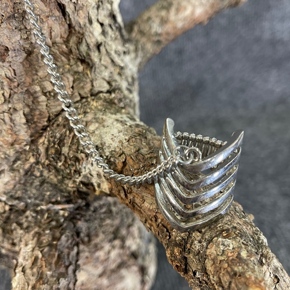 Cuffed Bracelet With Elastic Ring - image 5